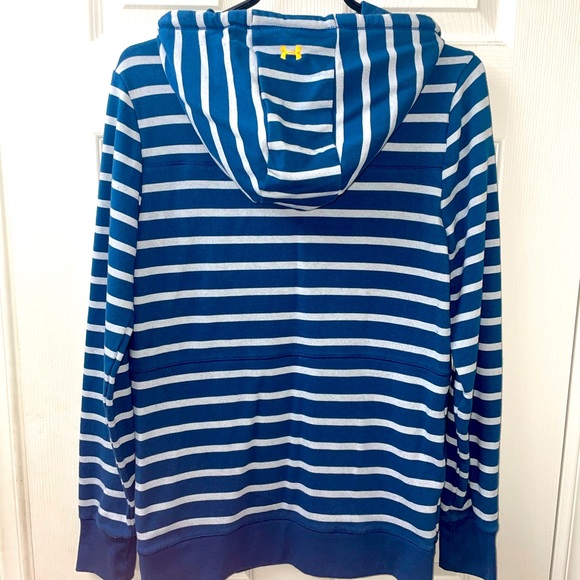 Women’s S/M Under Armour Hoodie - Picture 2 of 3